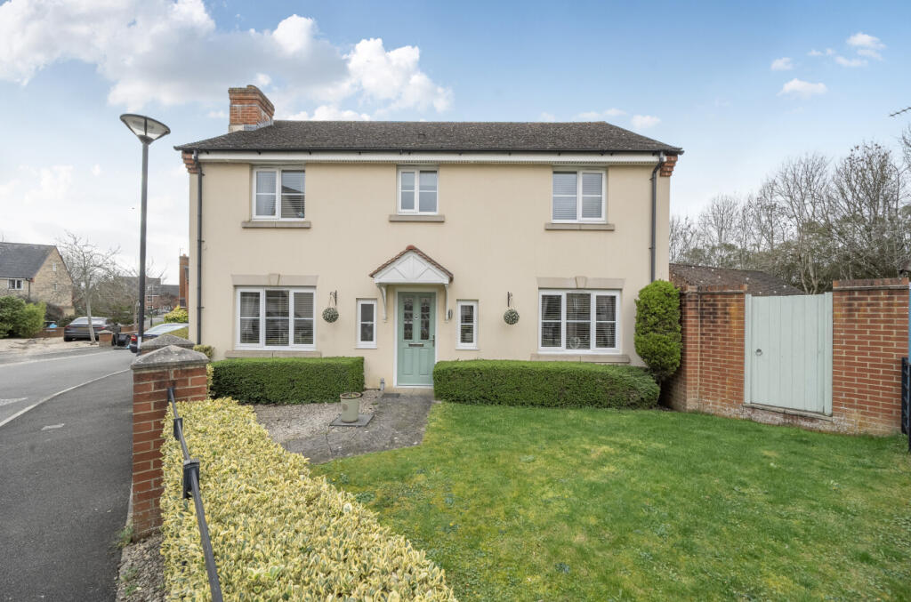 4-bed detached on Melstock Road, Taw Hill, Swindon, SN25, £400,000