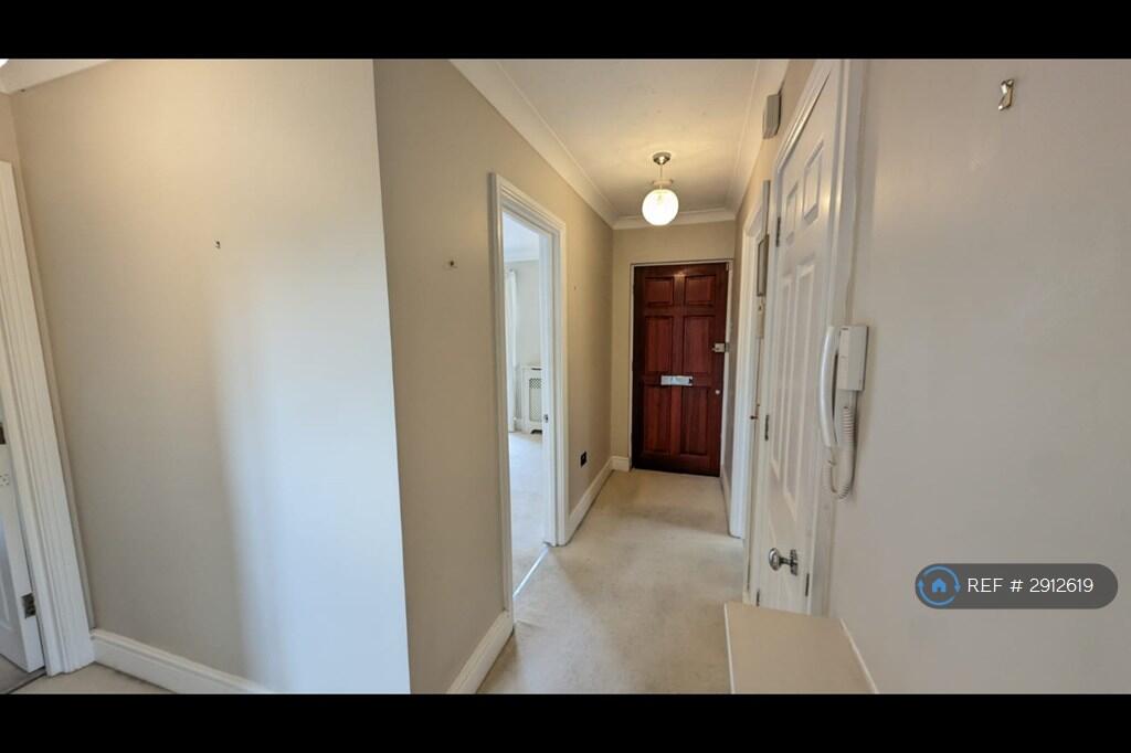 Apartment in Southampton - View 4