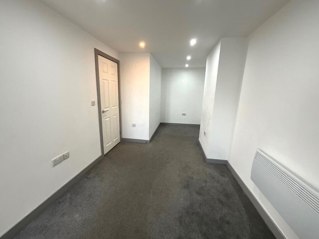 Apartment in Doncaster, City Centre, Hyde Park - More