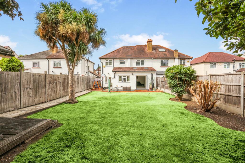 House in Sutton - View 5