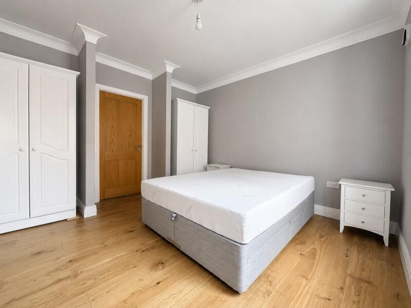 Apartment in Slough - View 4