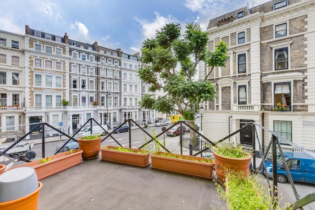 Apartment in London - View 5