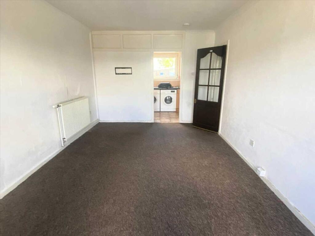 Apartment in Motherwell, South Lanarkshire - View 3