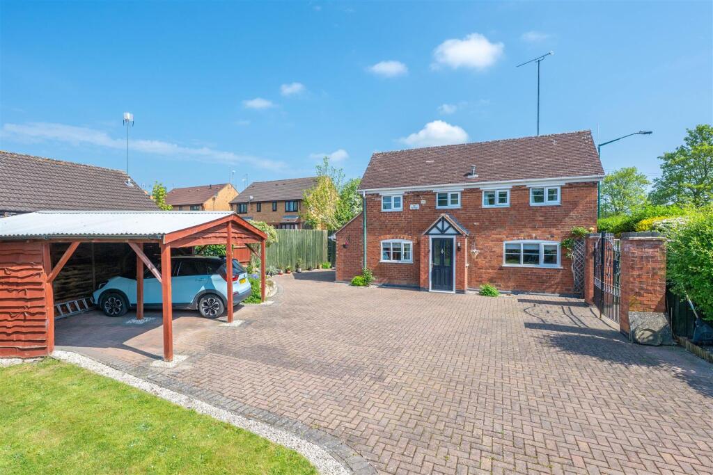Main image of property: Kinwarton Road, Alcester