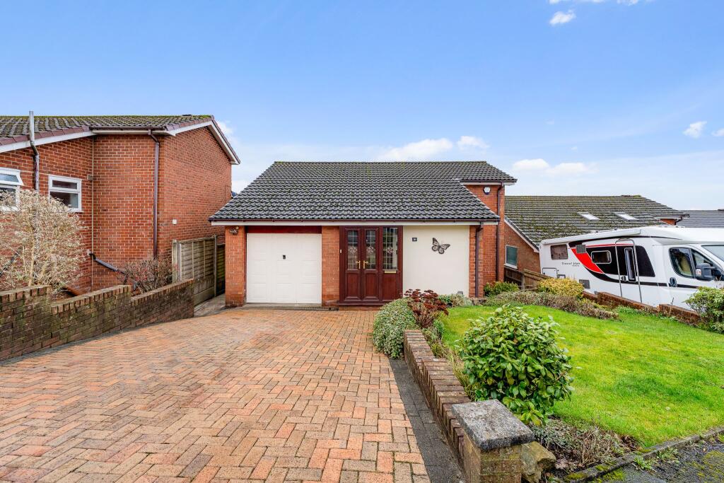 36, Horseshoe Lane, Bromley Cross, Bolton, BL7 9RR photo 2