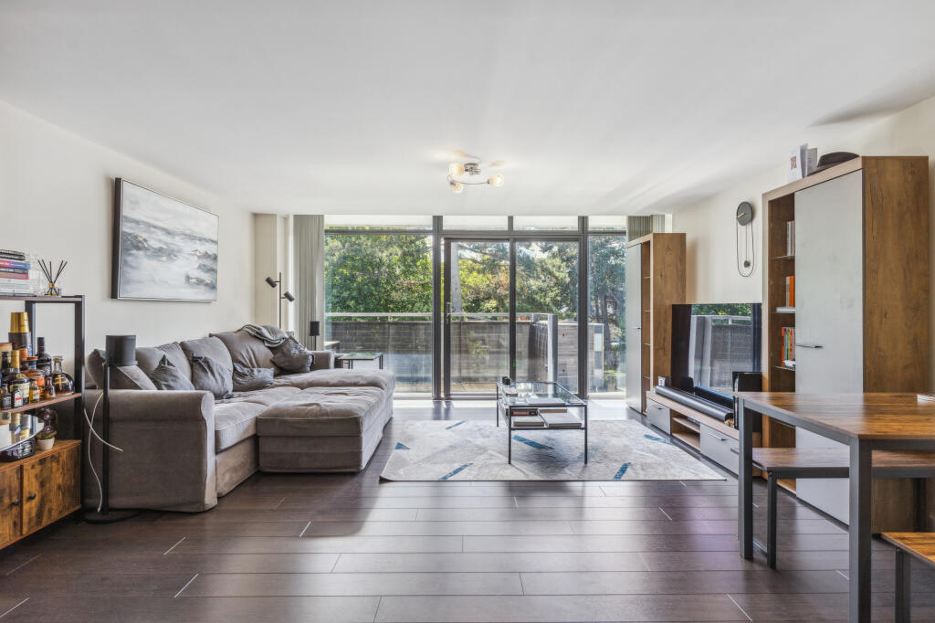Apartment in St Albans - View 4