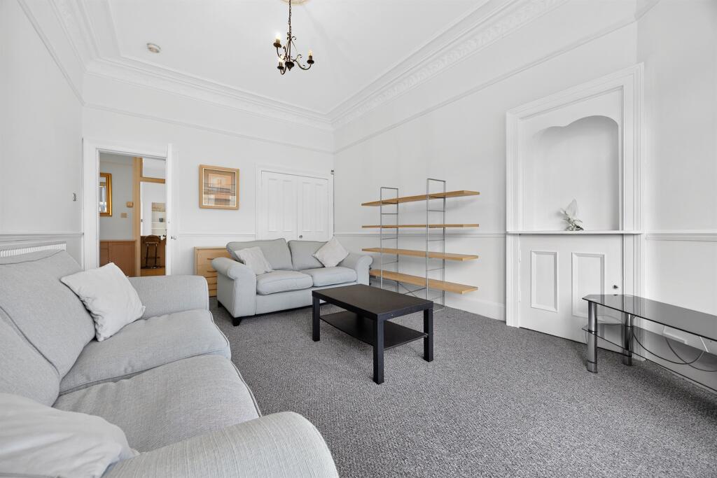 Apartment in Paisley, Renfrewshire - View 4