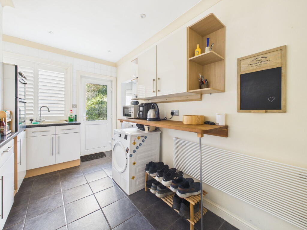 Apartment in Brighton - More