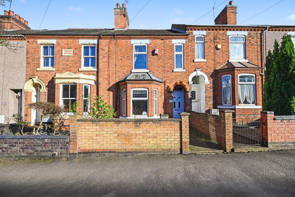 3-bed terraced on Murray Road, Rugby, £249,950