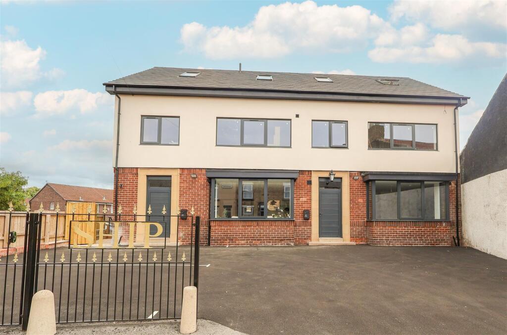 Main image of property: Bondgate, Ripon