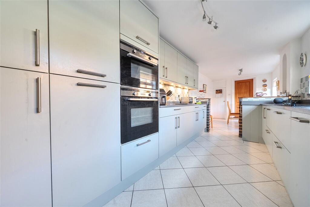 Midland Road, Olney, Buckinghamshire, MK46 photo 2