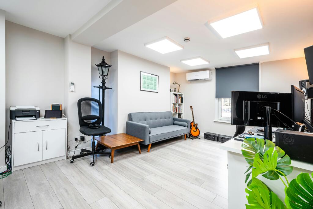 City Rd 213 12F  13.jpg