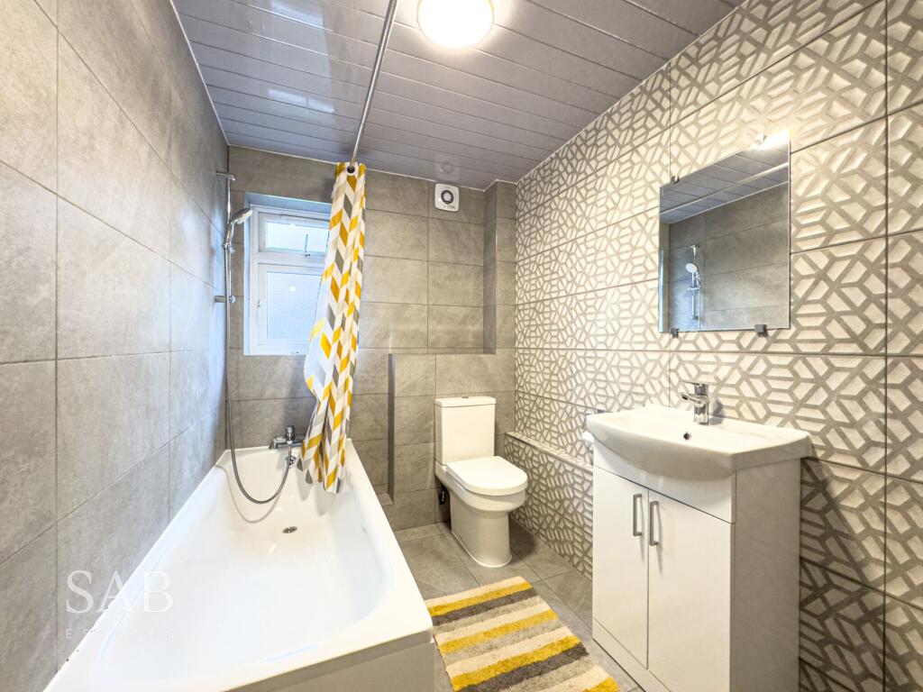 Apartment in Hemel Hempstead - View 4