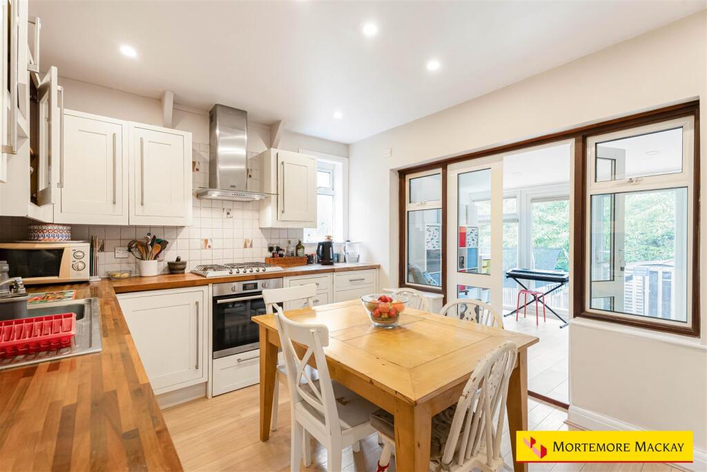 Apartment in London - View 5