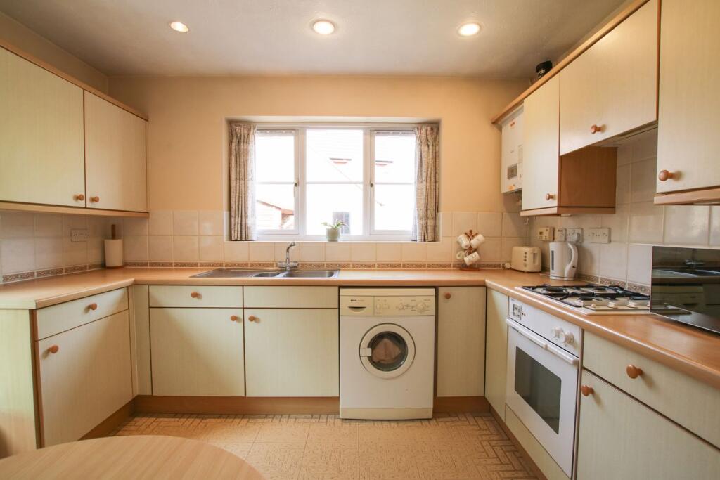 House in Finchampstead - More