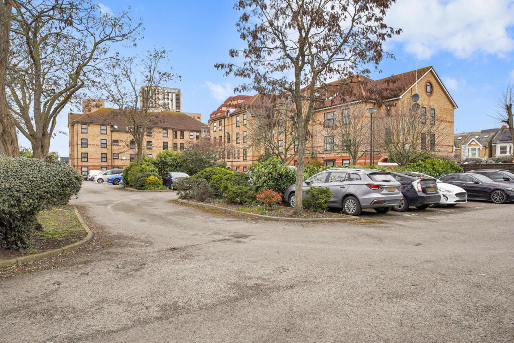 Main image of property: Latchingdon Court, 26 Forest Road, Walthamstow