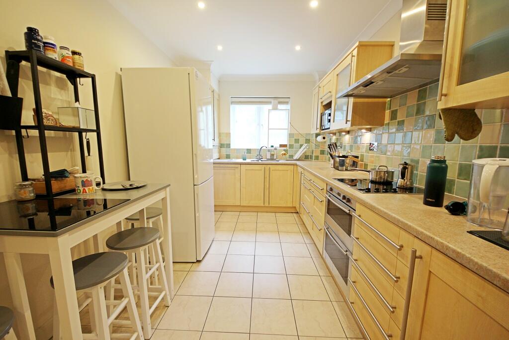 Apartment in Bournemouth, Westbourne - View 4