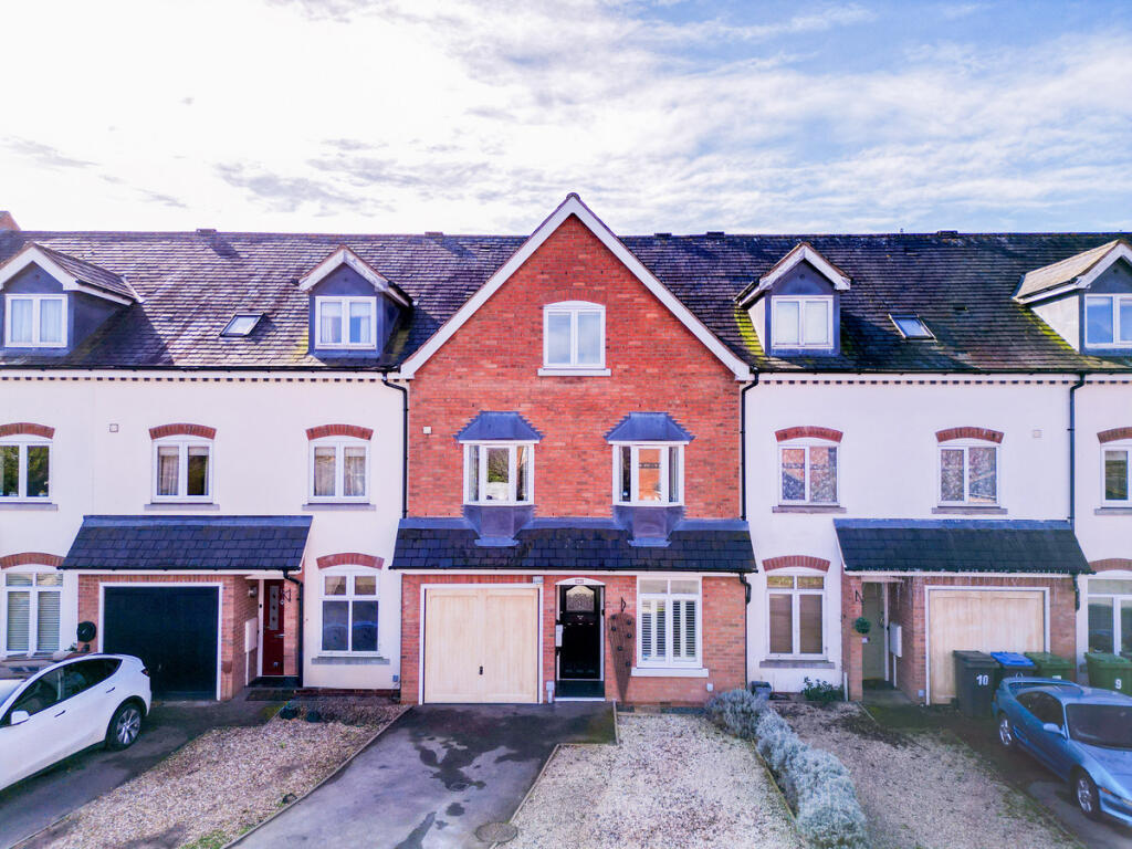4-bed house on The Arbours, Rugby, CV22, £400,000