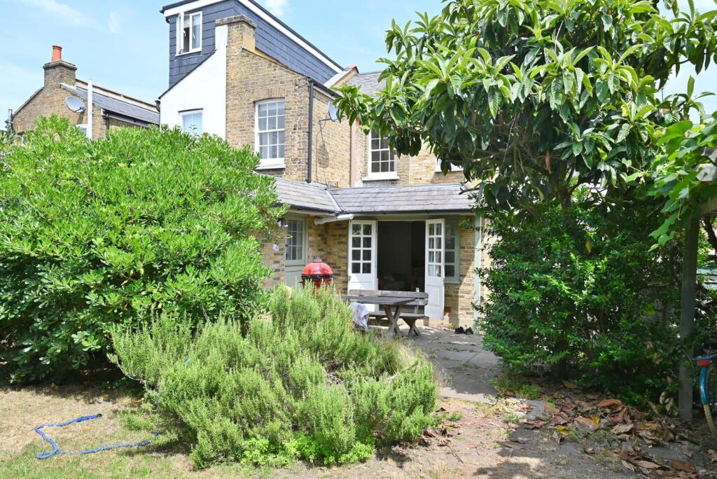 House in Twickenham - View 4