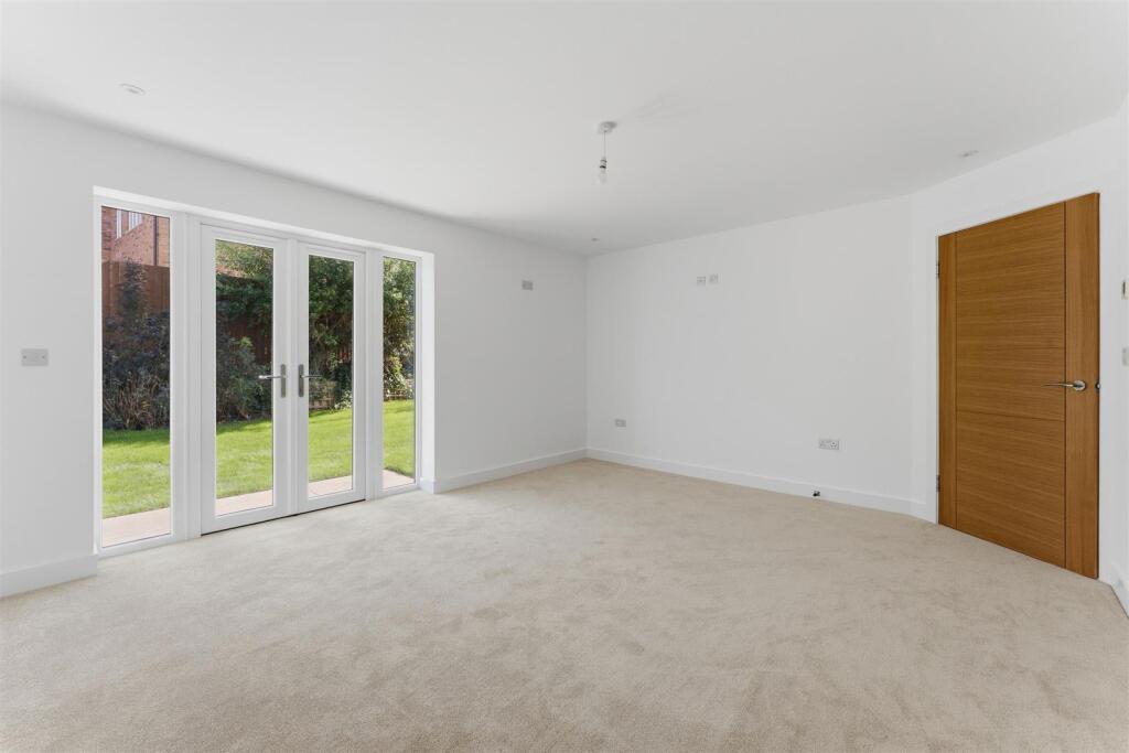 House in Kettering, Leisure Village - View 3