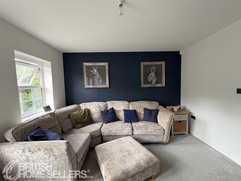 House in Hull - View 4