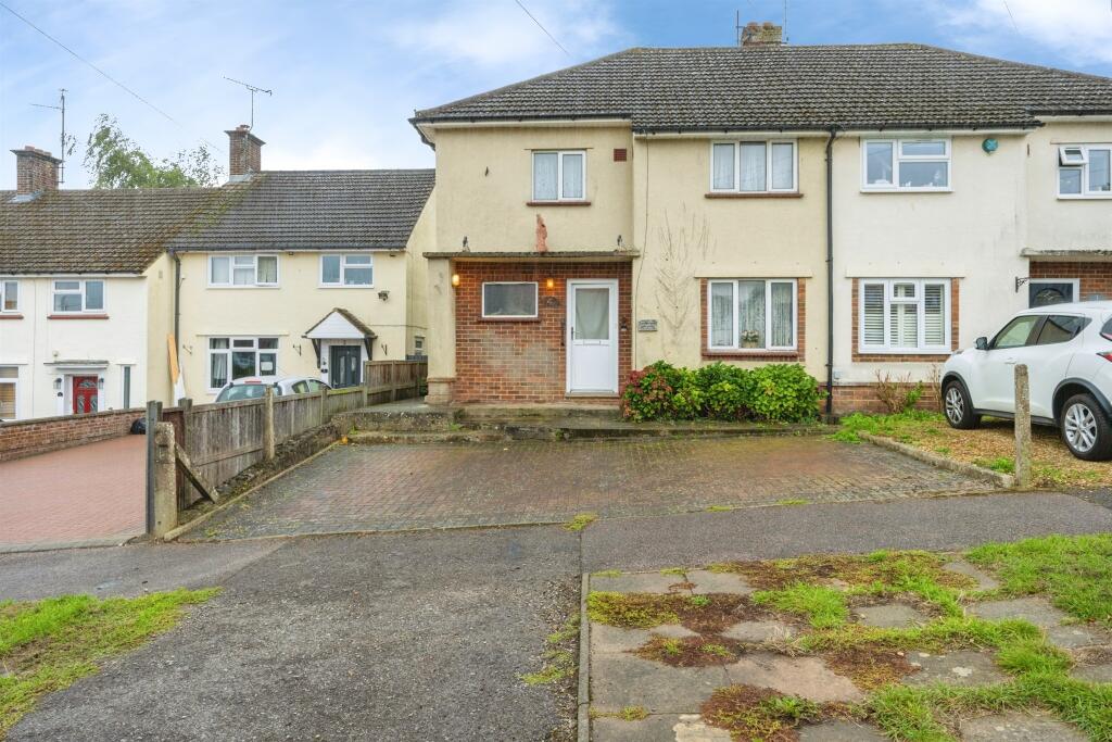 Main image of property: Hawthorn Close, Linslade, Leighton Buzzard