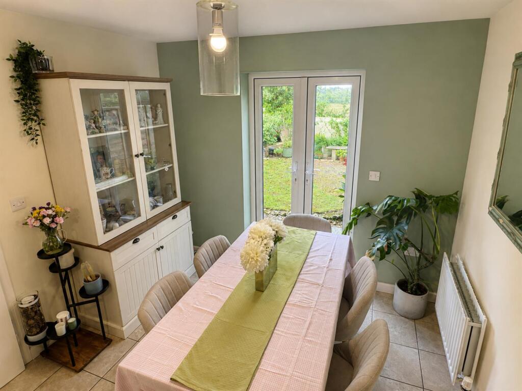 House in Gloucester - View 4