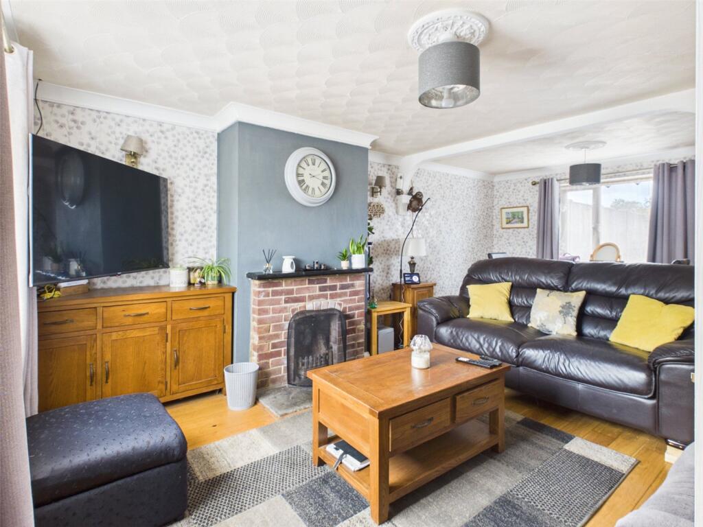 House in Gloucester - View 4