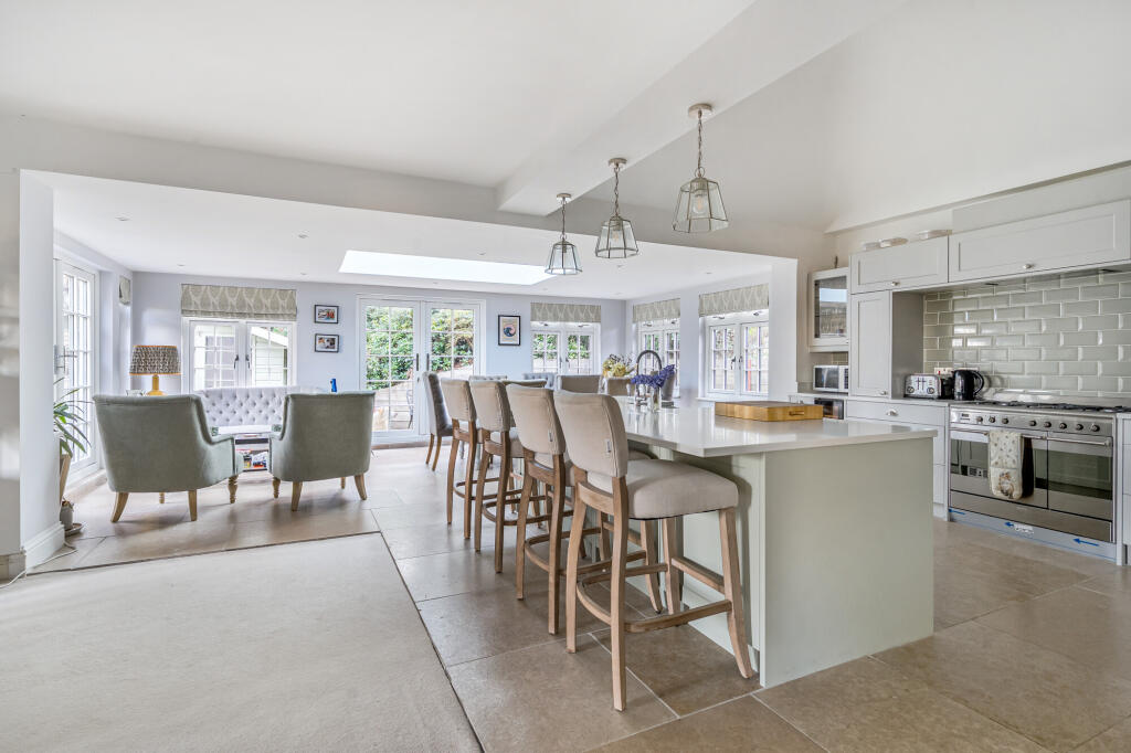 Main image of property: Frensham Road, Farnham, GU10