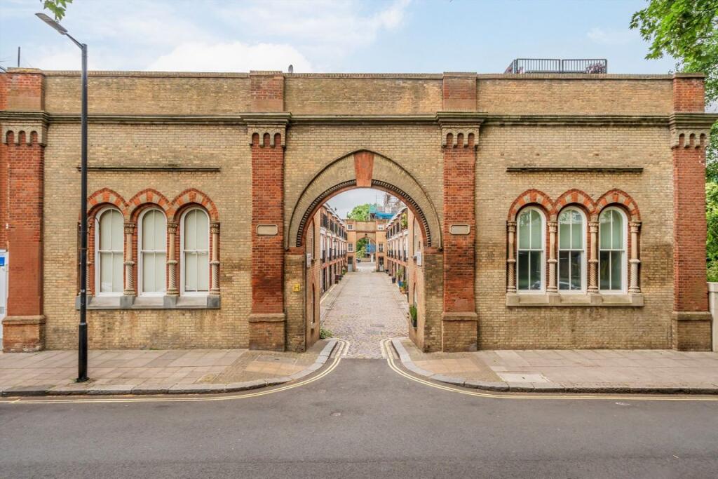 Main image of property: Elgin Mews North, Maida Vale