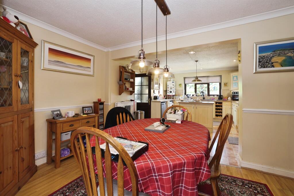 Hillside Drive, Gomeldon, Salisbury photo 3