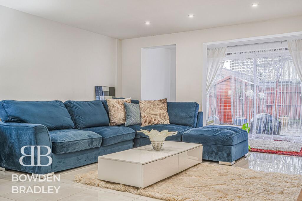Copperfield, Chigwell, IG7 photo 3