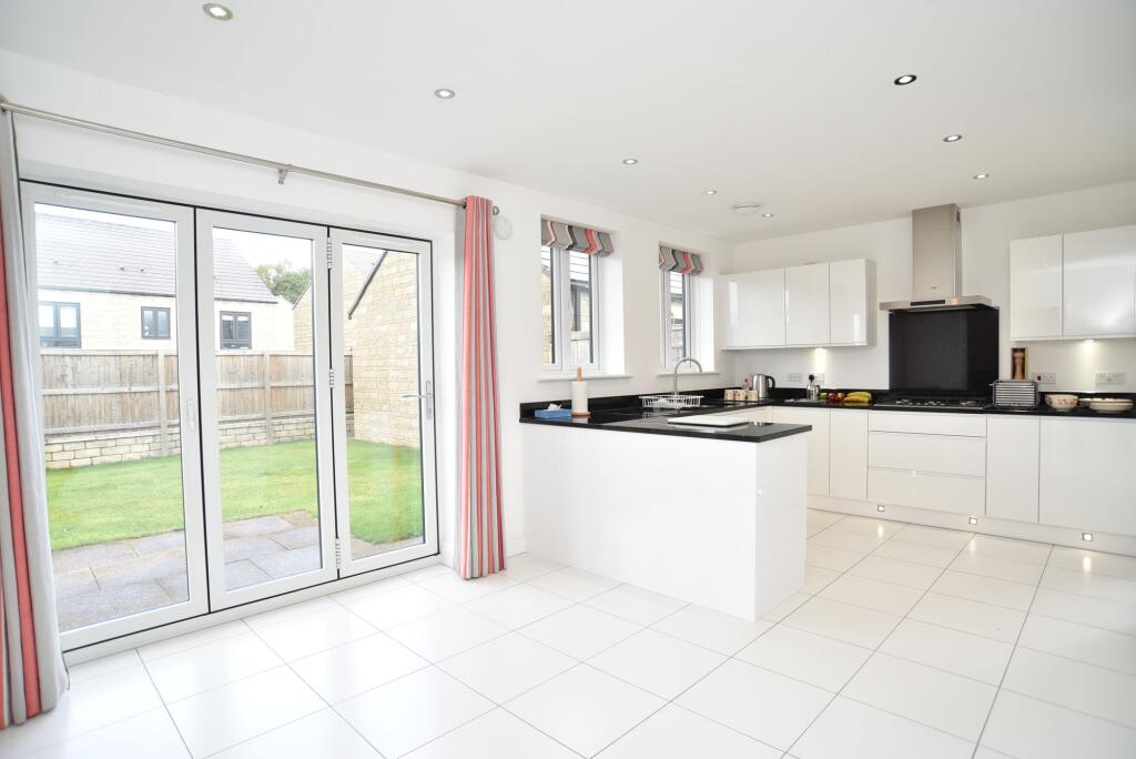 Wisteria Gardens, Harrogate, HG3 photo 3