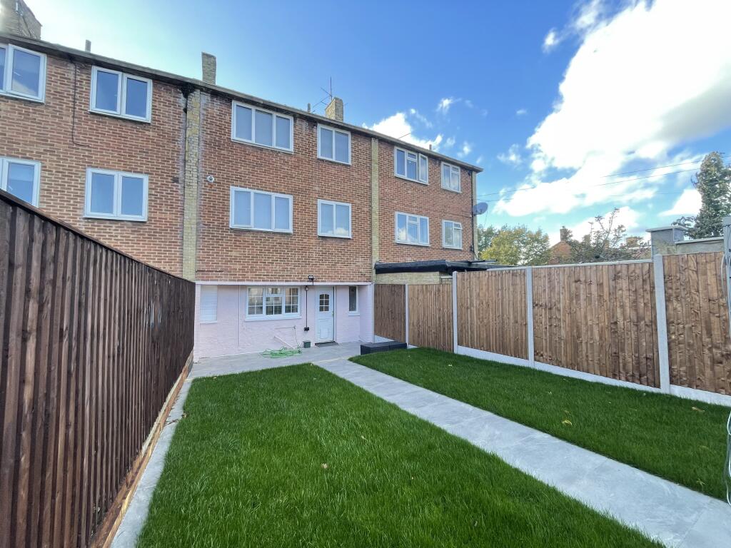 Main image of property: Long John, HEMEL HEMPSTEAD
