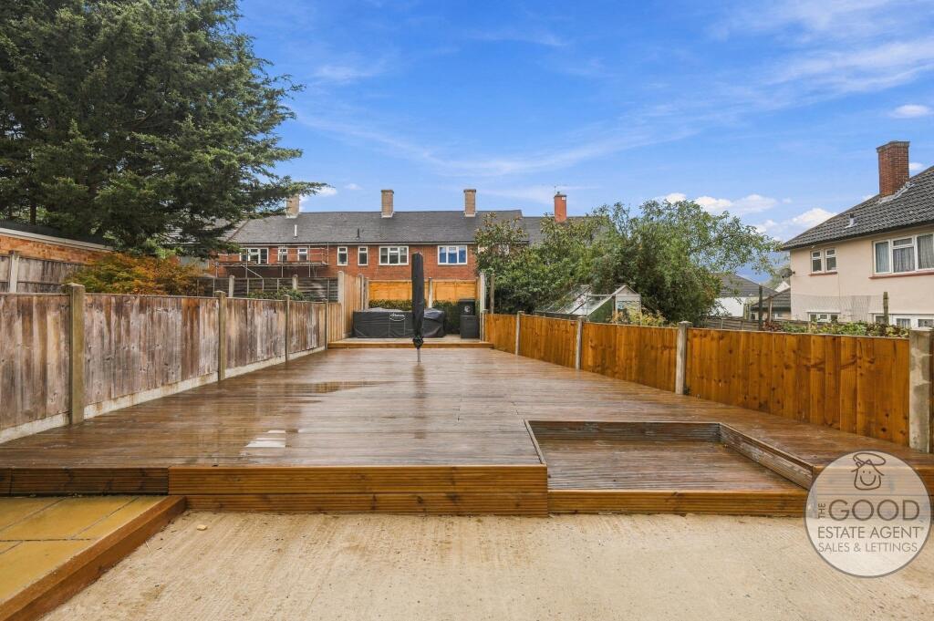 Crossfields , Loughton, IG10 photo 3