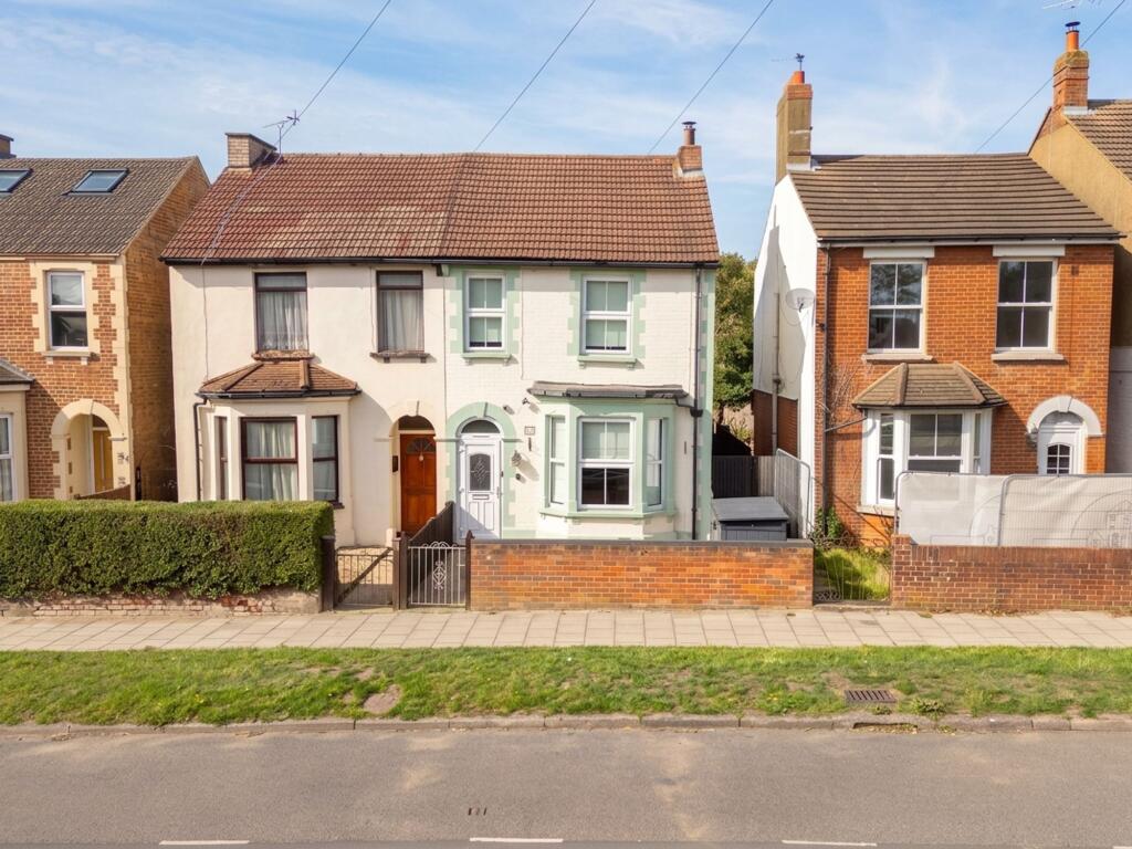 Main image of property: Bierton Road, Aylesbury, HP20