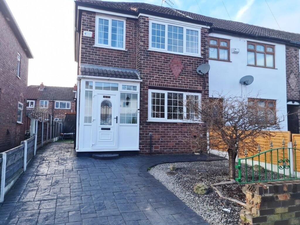 Main image of property: Greenside Lane, Droylsden