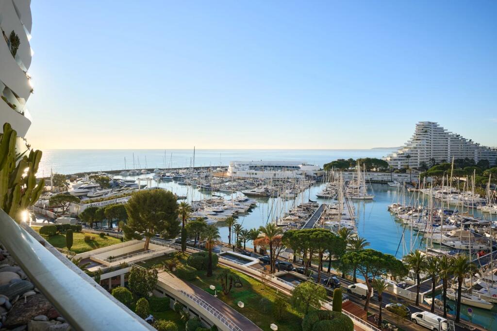 Main image of property: Provence-Alps-Cote d`Azur, Alpes-Maritimes, Villeneuve-Loubet