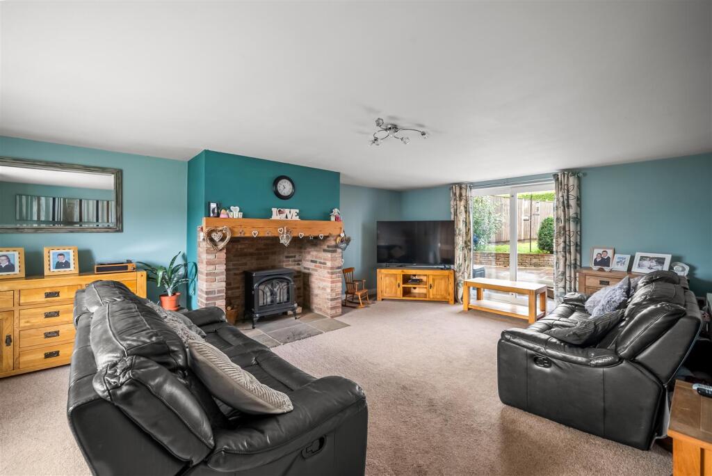 Springfield Drive, Boroughbridge, York photo 3