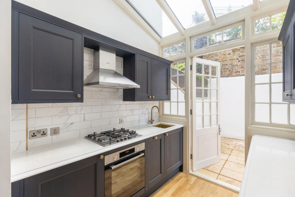 Apartment in London, Lot's Village, Chelsea - View 5
