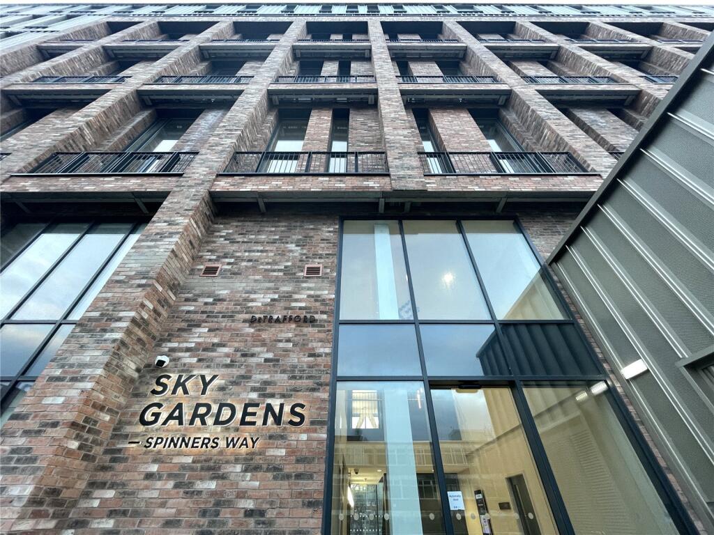 Apartment in Manchester, Greater Manchester - View 2