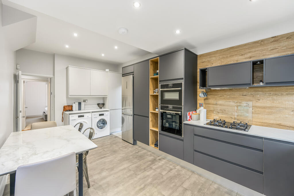 Apartment in London - More