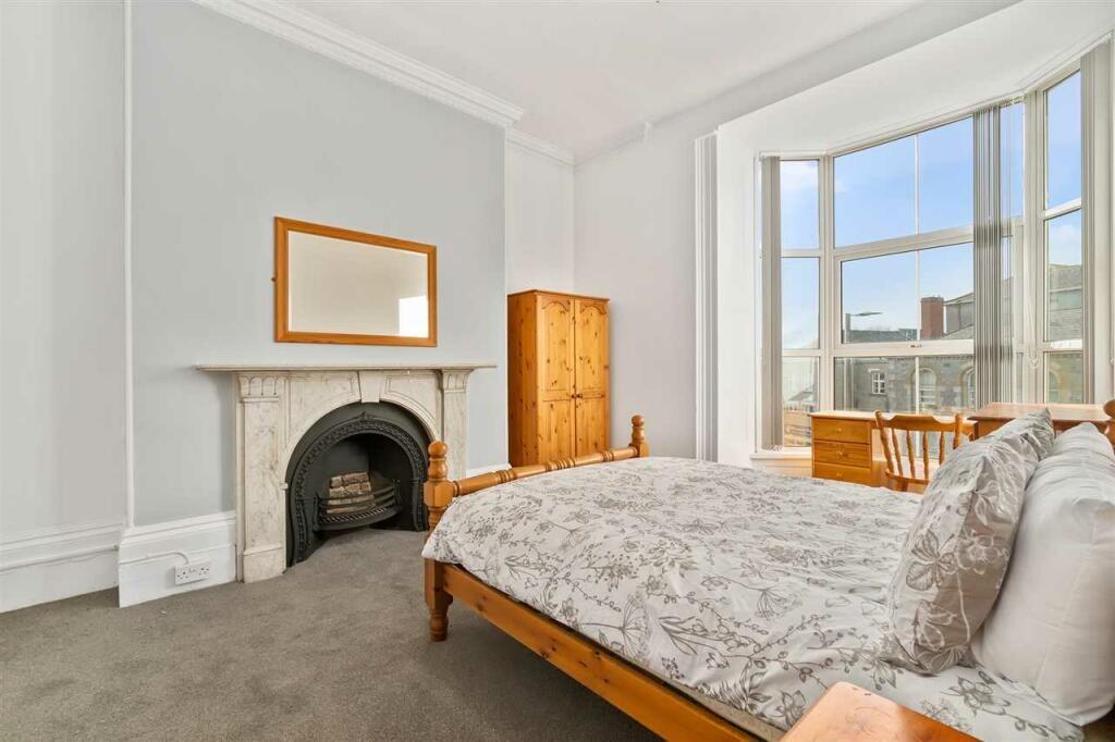 House in Plymouth - View 4