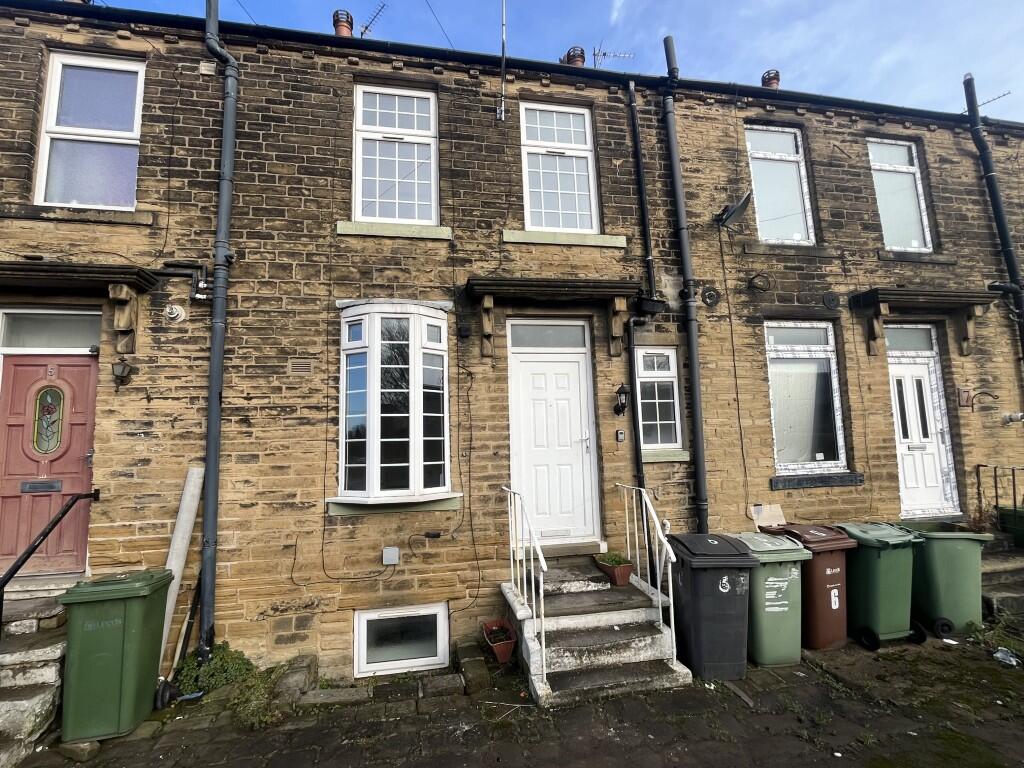 Main image of property: 6 Belle Vue Terrace, Guiseley, Leeds, LS20 9BU