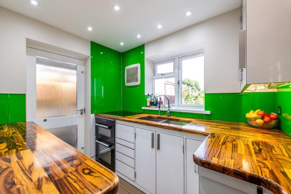 House in Gillingham, Medway - View 5