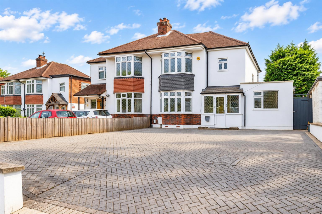 House in Banstead, Nork