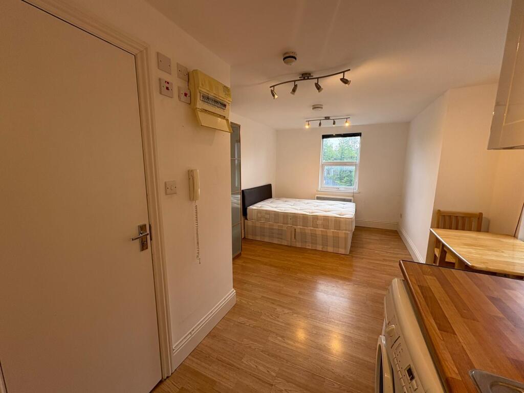 Apartment in London - View 4