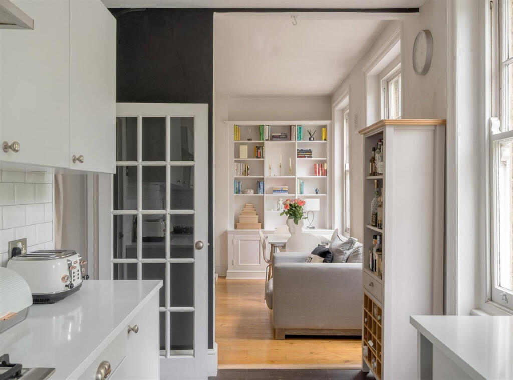 Apartment in London - View 2