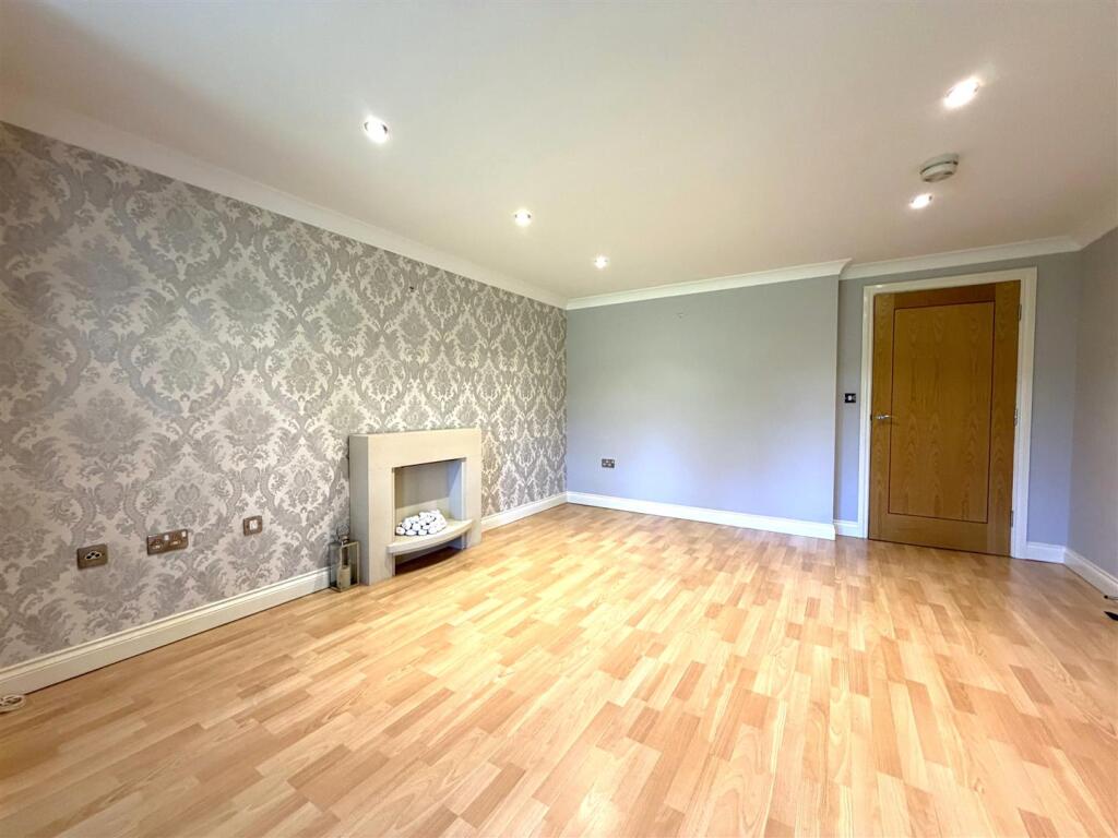 Apartment in Bolton, Westhoughton - More