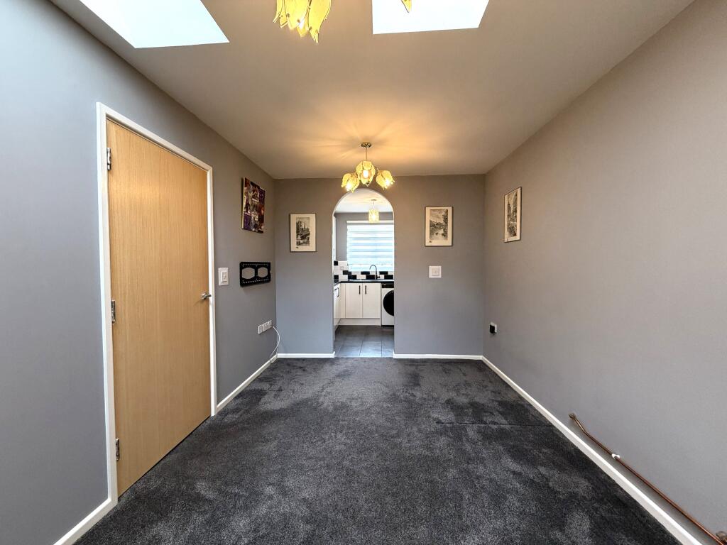Apartment in Stratton St Margaret, Swindon - View 4